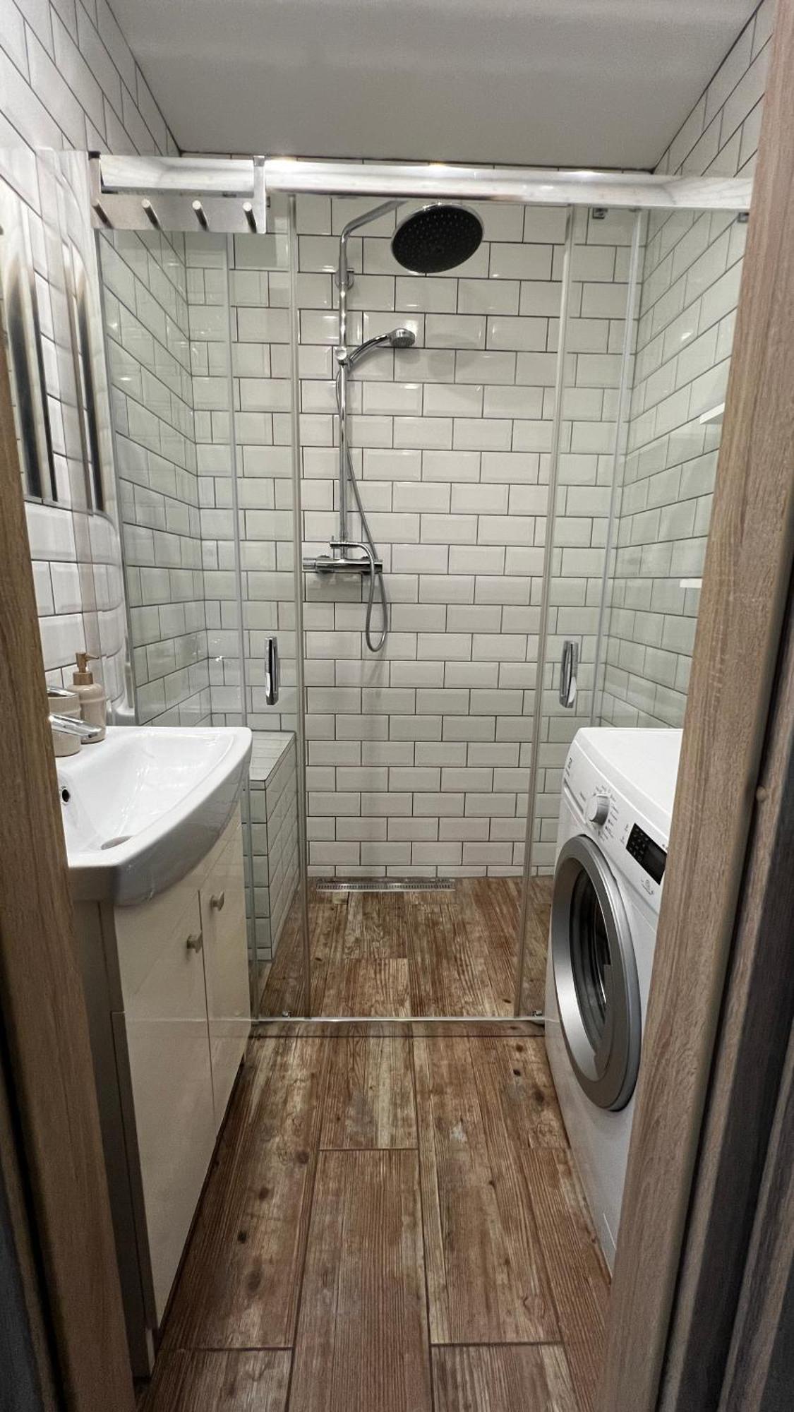 Industrial Apartment I 24Hr Self Check-In I Free Parking & Coffee Besztercebánya Kültér fotó